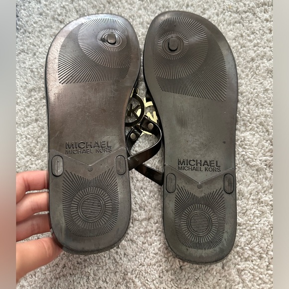 Michael Kors - Jelly Flip Flop Sandal - Dark Bronze - Picture 4 of 5